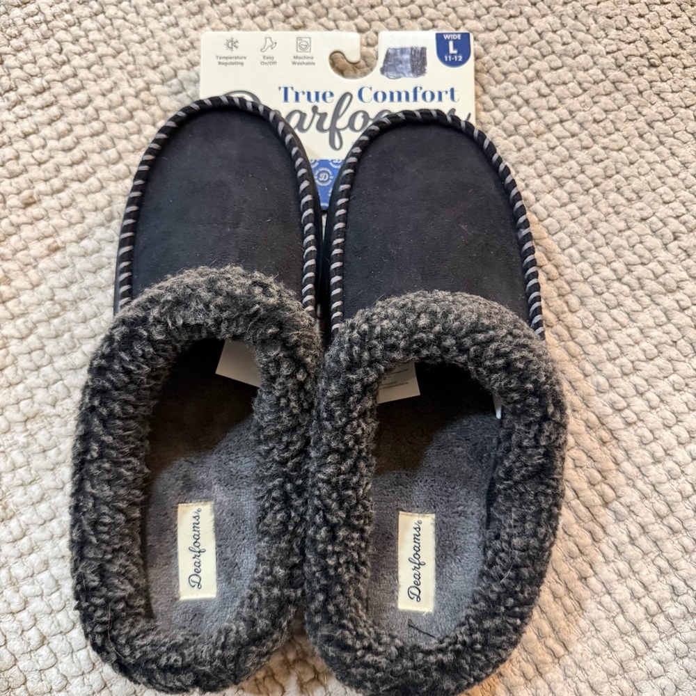 Dearfoams Men’s Brendan Indoor/Outdoor Breathable Memory Foam Clog House Shoes